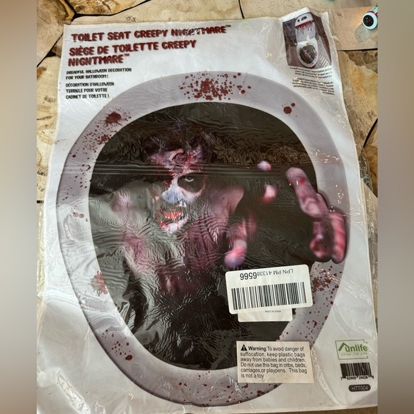 Halloween Decor - Toilet Sear Creepy Nightmare Cover - Picture 1 of 6